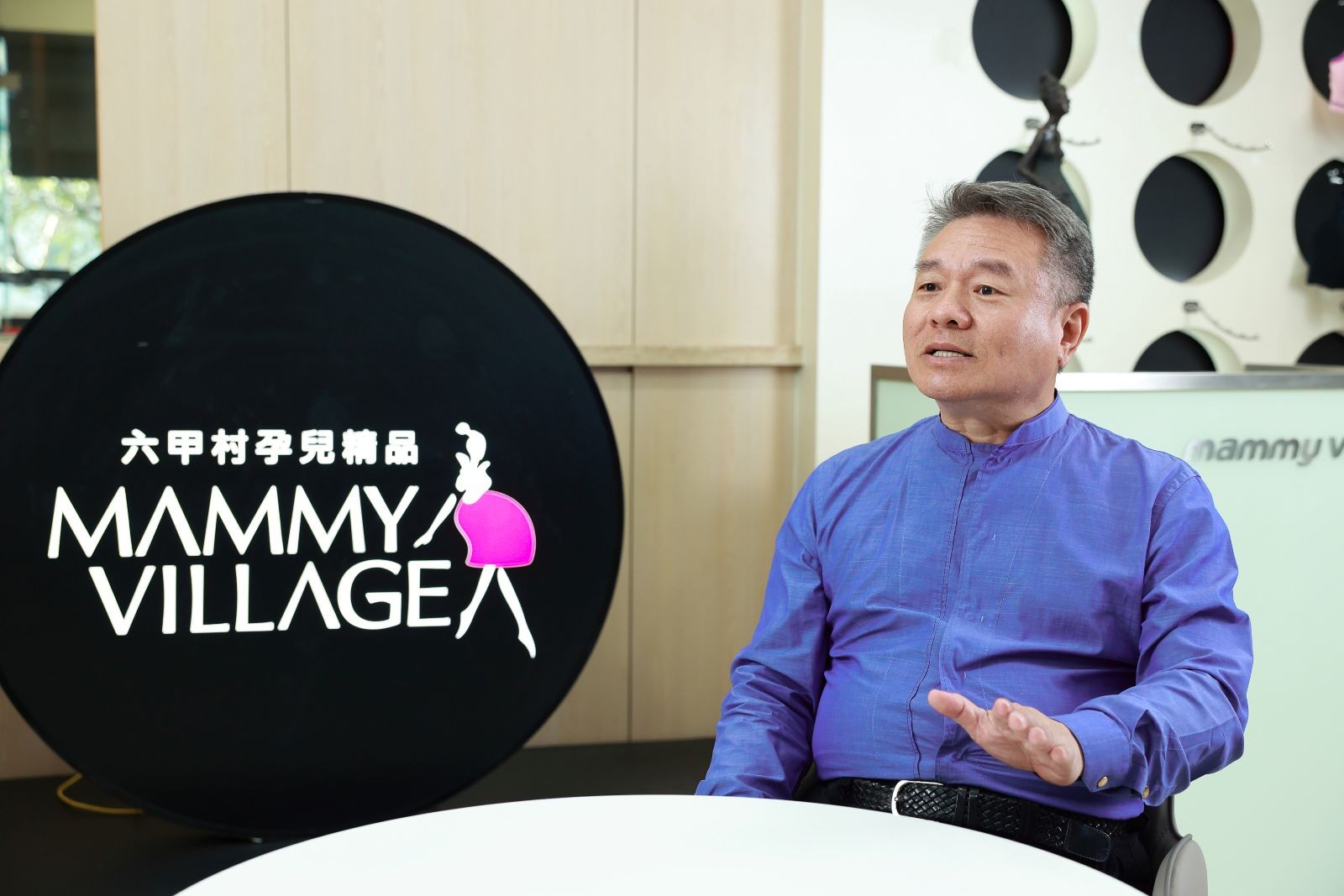 六甲村實業創辦人暨董事長洪士超聚焦孕產婦需求,推動六甲村成為台灣懷孕婦女購買孕產期用品的第一選擇。