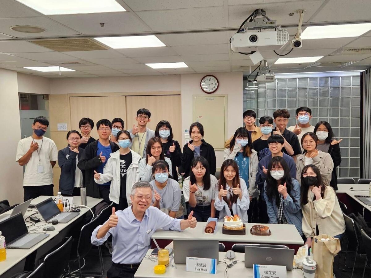 叡揚實習計劃安排紮實的技能培訓，於計劃結束後轉為正式員工的實習生比率高達76%